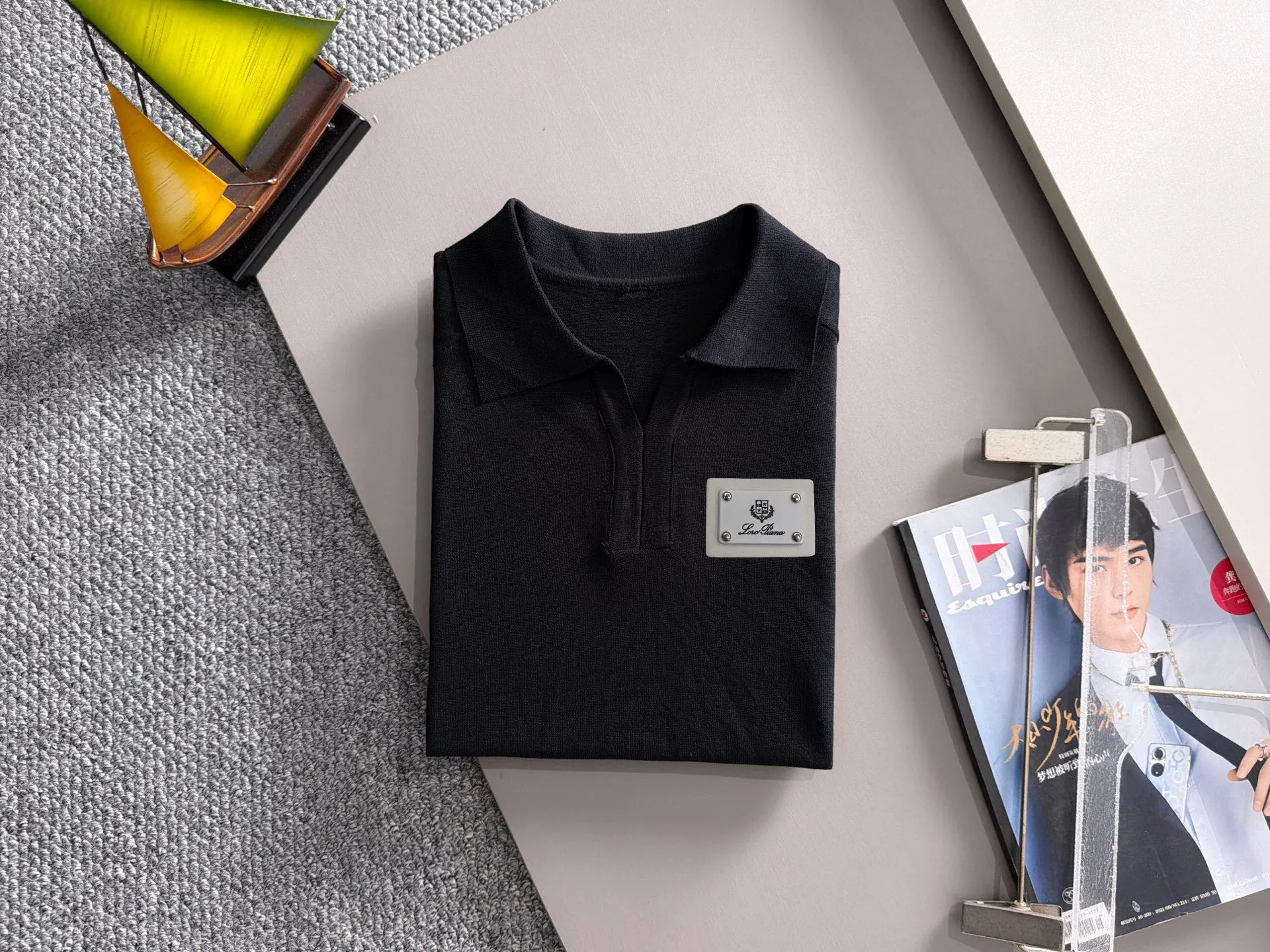 LP 36ss New Arrival men's short-sleeved T-shirt, complete with three labels, made of special high-weight linen yarn, feels substantial when weighed, and the upper body is more textured than ordinary T-shirts. This texture can cope with the weather and is suitable for both hot and cold conditions. Loose fit design, looks noble. Size: M to 3XL
